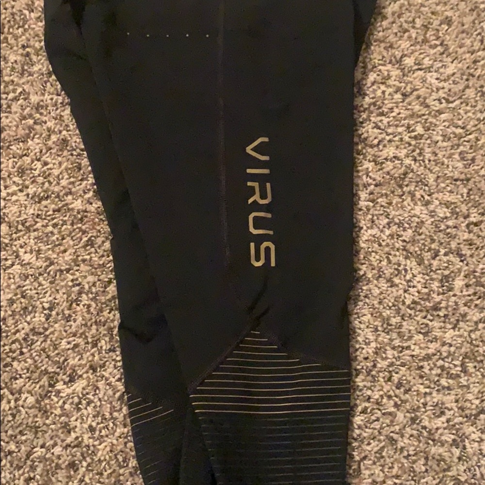 Virus Leggings Medium
